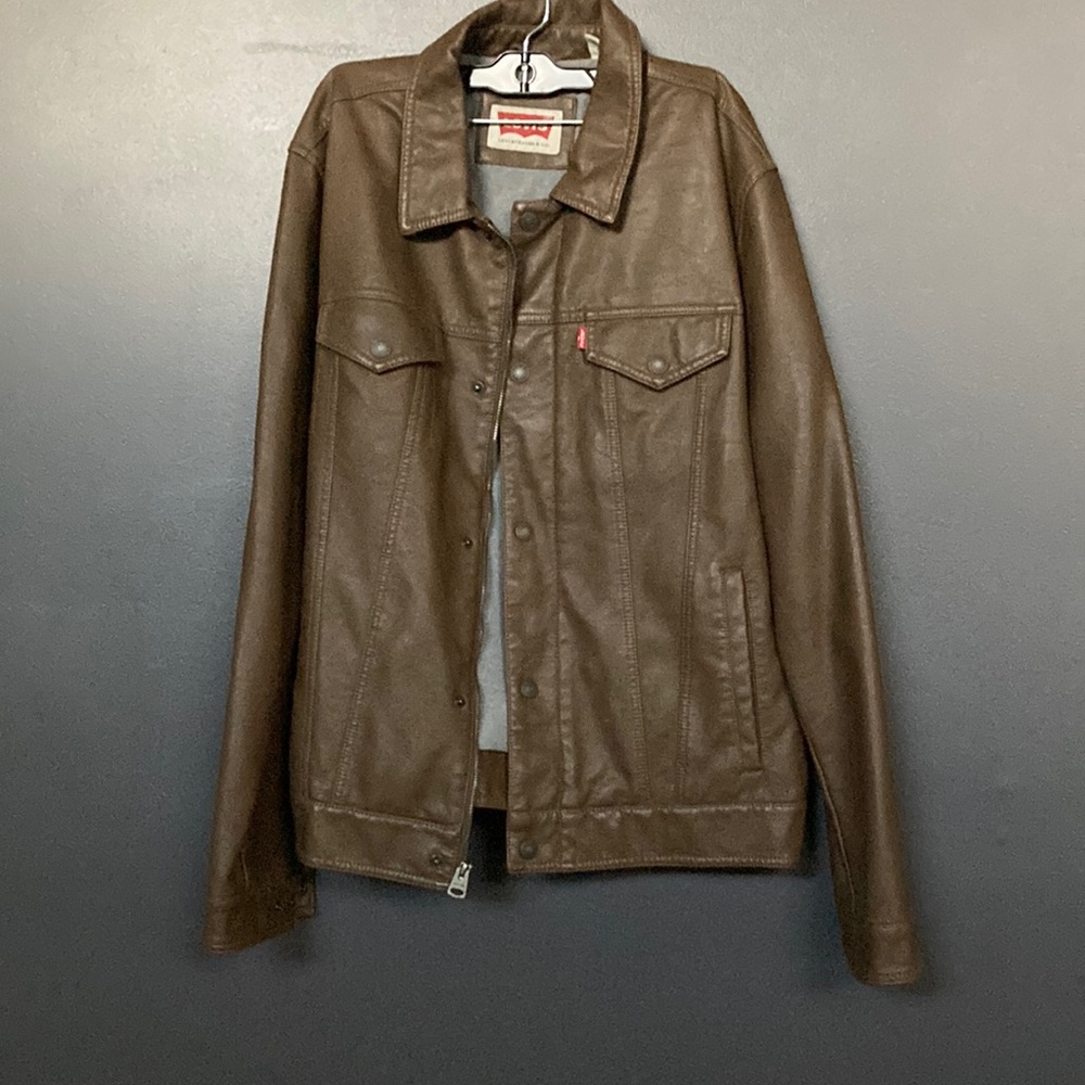 Brown men’s Levi’s jacket